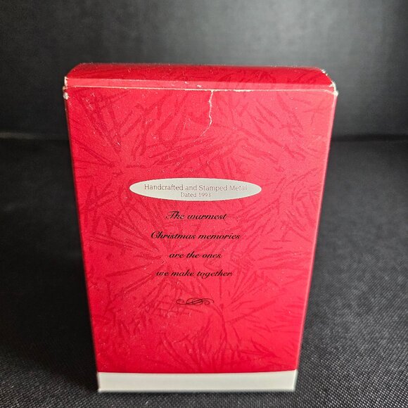 Hallmark Hershey's 1993 Keepsake Ornament Warm And Special Friends In Box - Picture 3 of 12
